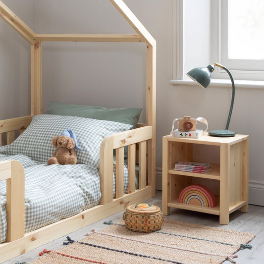 Can a Floor Bed Work in a Carpeted Bedroom? - Roomix
