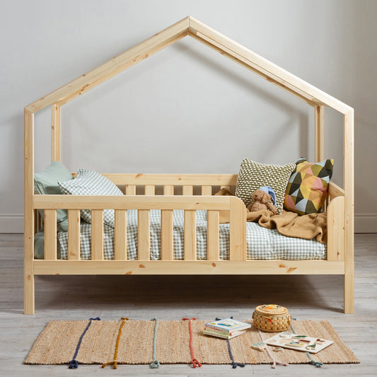 How long does a toddler use a floor bed before needing a standard bed? - Roomix Transition Elevated House Bed Natural