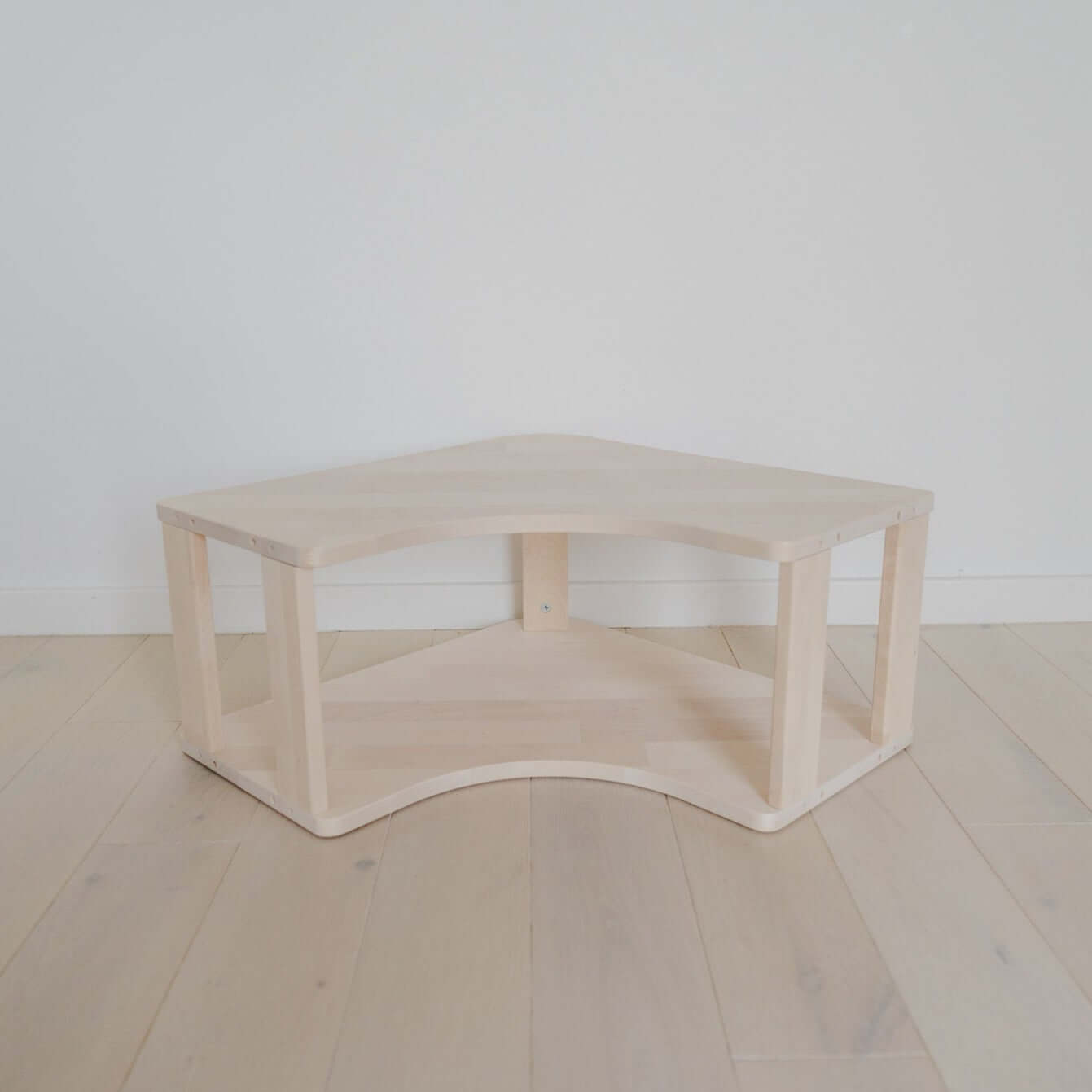 Étagères d'angle Montessori