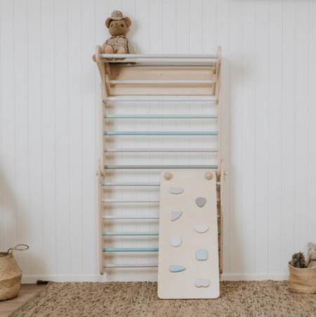 Triangle de Pikler et mur d'escalade suédois 2 en 1 avec rampe