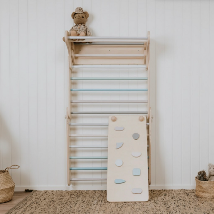 Triangle de Pikler et mur d'escalade suédois 2 en 1 avec rampe